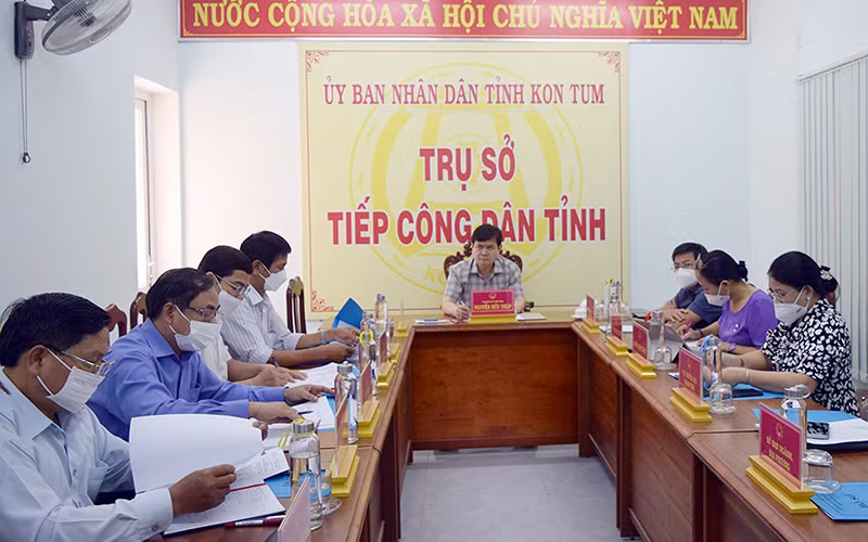 Buổi tiếp công dân định kỳ giải quyết khiếu nại, tố cáo của lãnh đạo tỉnh Kon Tum. (Ảnh NGUYỄN HIỆP)