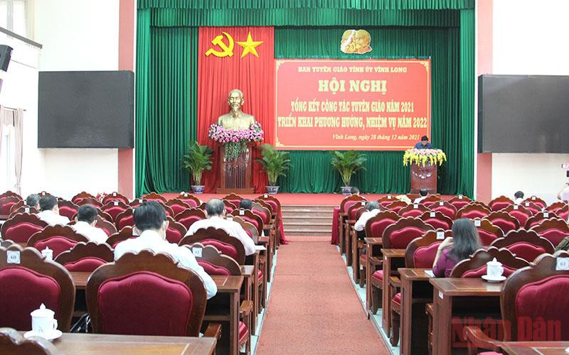 Quang cảnh Hội nghị Tổng kết công tác tuyên giáo năm 2021 và triển khai phương hướng, nhiệm vụ 2022 tỉnh Vĩnh Long. (Ảnh: BÁ DŨNG)