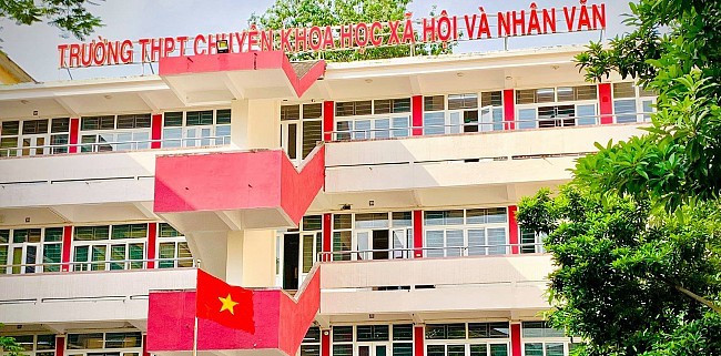 Hạ điểm chuẩn lớp 10 Trường chuyên Khoa học xã hội và Nhân văn