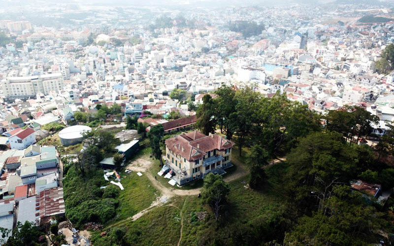 Khu vực đồi Dinh và công trình Dinh tỉnh trưởng (cũ)