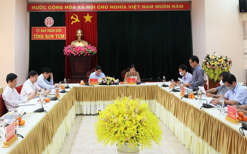 Quang cảnh buổi làm việc.