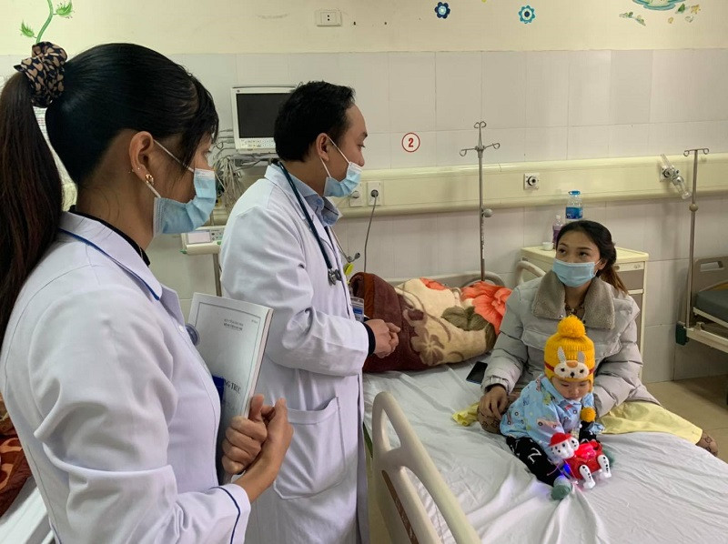 Bệnh nhi mắc bệnh hô hấp nhập viện tăng trong thời tiết giá rét