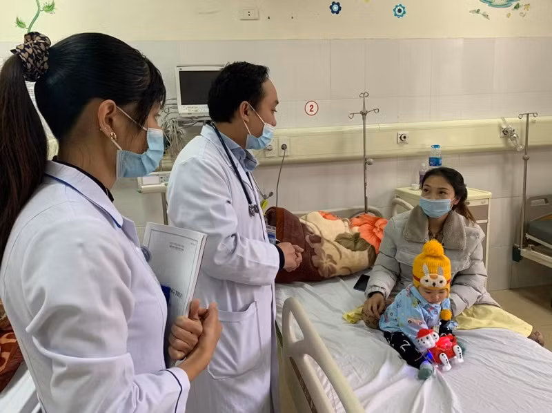 Bệnh nhi mắc bệnh hô hấp nhập viện tăng trong thời tiết giá rét