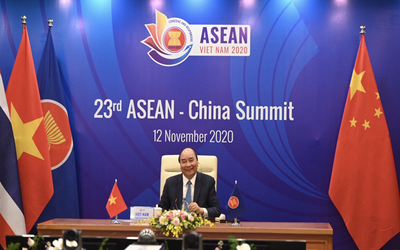 Thủ tướng Nguyễn Xuân Phúc chủ trì hội nghị ASEAN - Trung Quốc lần thứ 23. (Ảnh: DUY LINH)