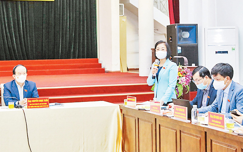 Buổi giám sát chuyên đề "Việc thực hiện pháp luật về tiếp công dân và giải quyết khiếu nại, tố cáo từ ngày 1/7/2016 đến ngày 1/7/2021 trên địa bàn thành phố Hà Nội" của Ðoàn đại biểu Quốc hội thành phố Hà Nội tại huyện Thanh Trì. (Ảnh Thanh Hồng) 