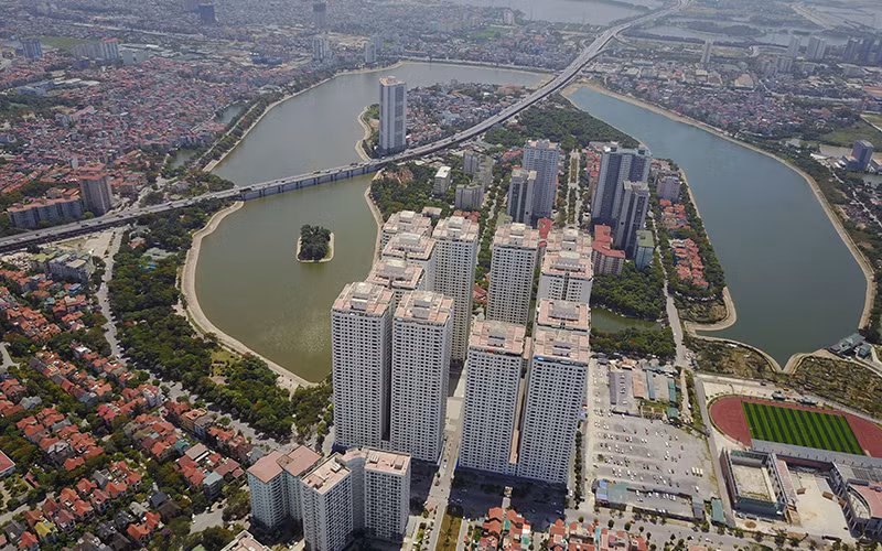 12 tòa tổ hợp HH Linh Đàm (Hà Nội) được xác định là khu đông dân, quá tải về cơ sở hạ tầng. Ảnh: Bình Minh