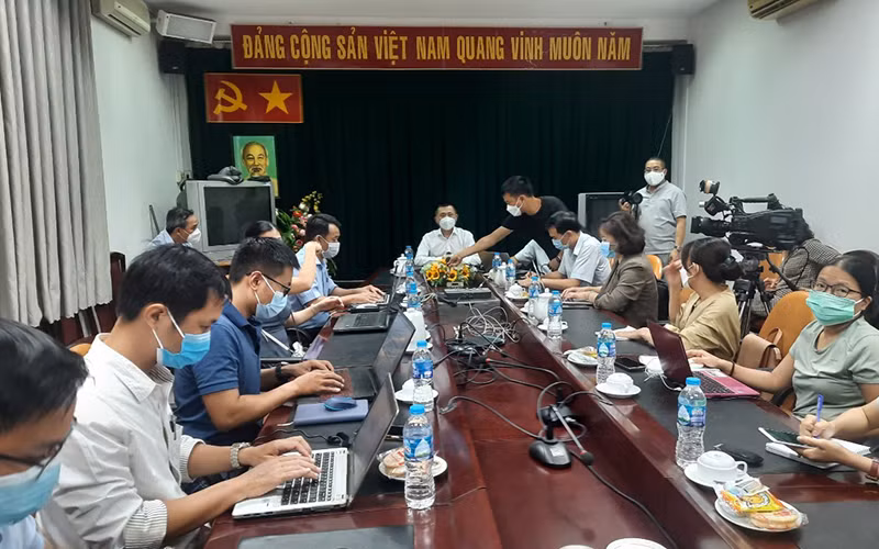 Hiệp hội điều Việt Nam tổ chức họp báo thông tin vụ việc liên quan đến 36 container điều.