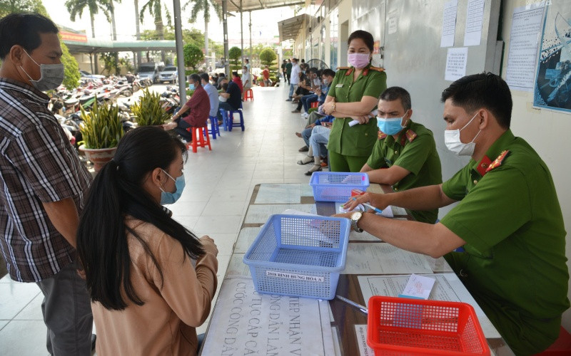 TP Hồ Chí Minh yêu cầu bố trí không quá 50% cán bộ ở cơ quan, đơn vị Nhà nước làm việc tại nhà