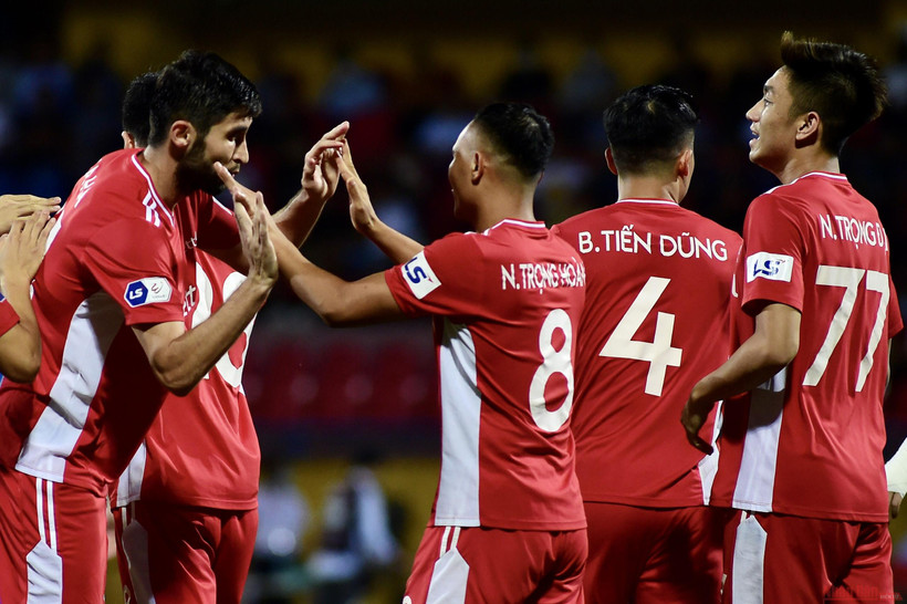 Viettel giành chiến thắng 2-1 trước Than Quảng Ninh. 