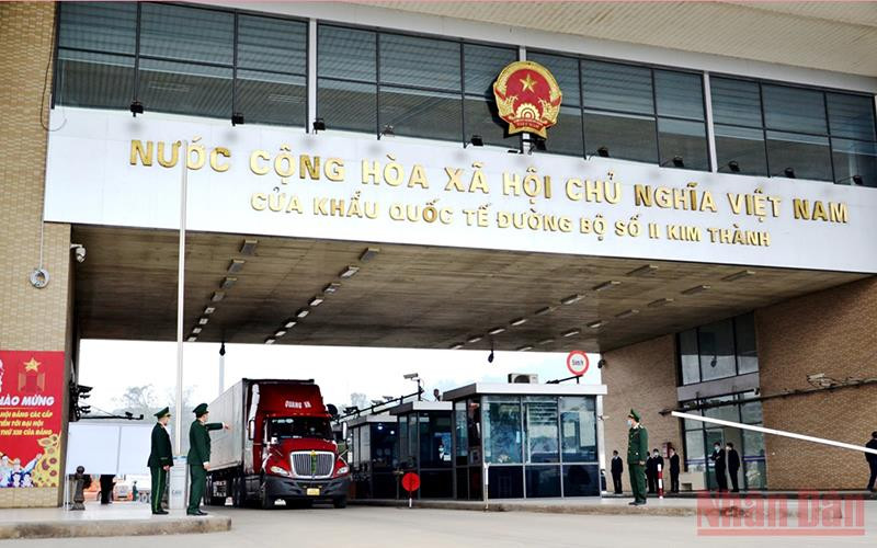 Thông quan hàng hóa qua Cửa khẩu đường bộ Kim Thành (Lào Cai).
