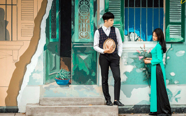 Bích họa phố Phùng Hưng - điểm đến yêu thích của nhiều thanh niên.