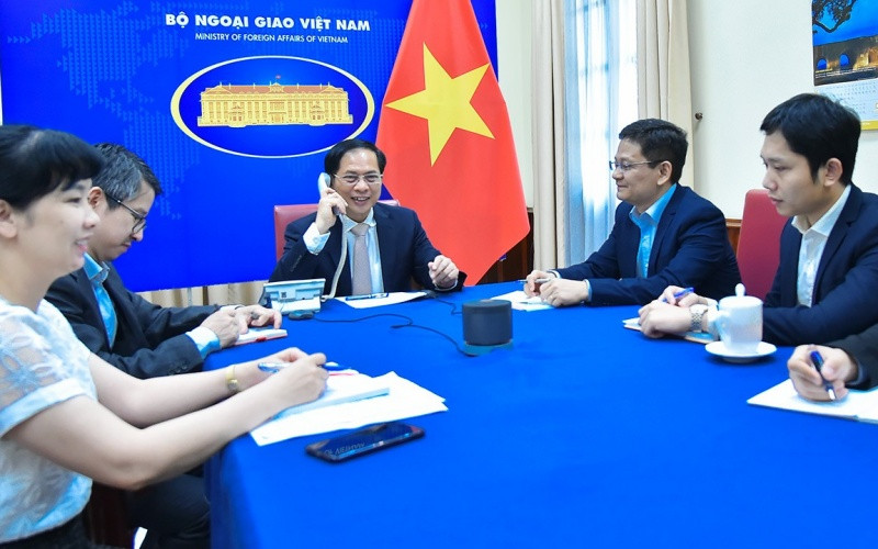 Bộ trưởng Ngoại giao Bùi Thanh Sơn điện đàm với Bộ trưởng Ngoại giao Oman. (Ảnh: Bộ Ngoại giao)