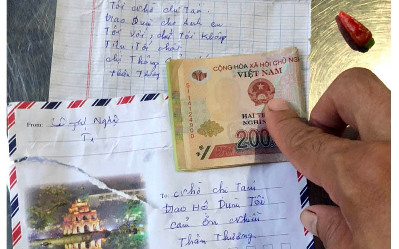 Món quà cụ Nghệ gửi tặng lực lượng tuyến đầu chống dịch. 