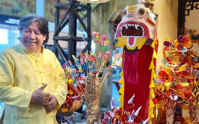 Giáo sư Sử học Lê Văn Lan giới thiệu về nét đẹp Trung thu trong trưng bày Trung thu sum vầy.