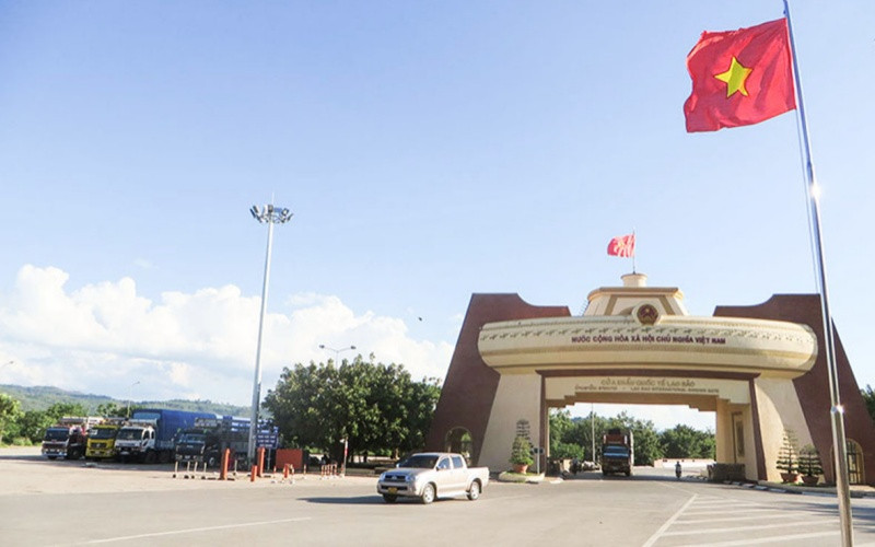 Cửa khẩu quốc tế Lao Bảo. 
