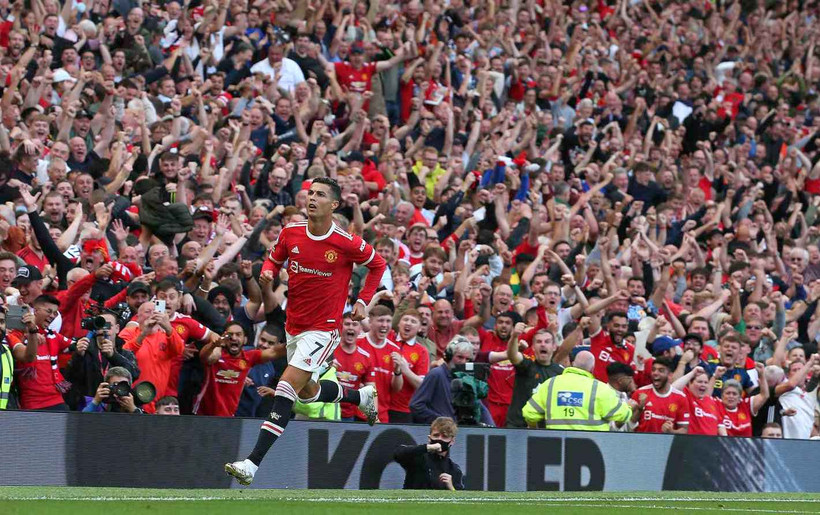 Ngày trở về của Ronaldo vẫn vẹn nguyên cảm xúc như trong lần đầu đến với MU. (Ảnh: Manchester United)