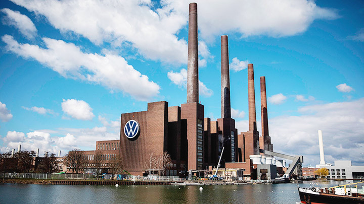 Cam kết và hoạt động cắt giảm carbon của các tập đoàn lớn còn yếu. Ảnh: AP