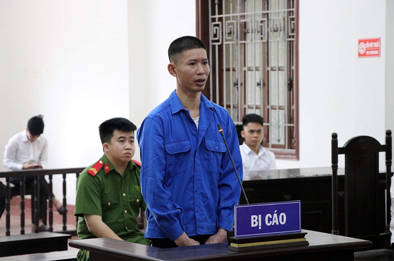 Đối tượng Phạm Văn Sỹ tại phiên tòa.