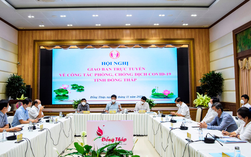 Bí thư Tỉnh ủy Đồng Tháp Lê Quốc Phong phát biểu tại Hội nghị giao ban trực tuyến công tác phòng, chống dịch Covid-19. (Ảnh: HỮU NGHĨA)