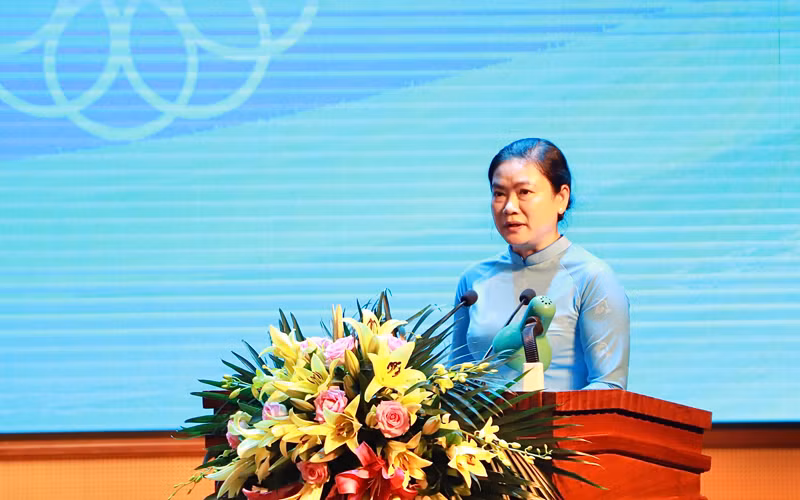 Phó Chủ tịch Thường trực Hội Liên hiệp Phụ nữ Việt Nam Đỗ Thị Thu Thảo phát biểu tại buổi gặp mặt.