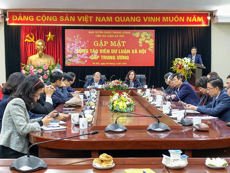 Coi trọng nắm bắt và thông tin định hướng dư luận xã hội