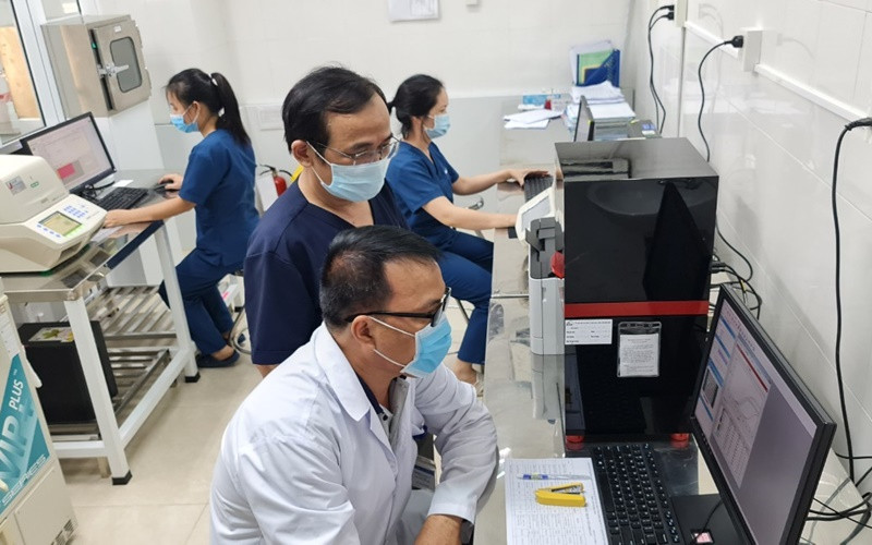 Ảnh minh họa: Bên trong Khoa Vi sinh, Bệnh viện Đa khoa tỉnh Bình Định.