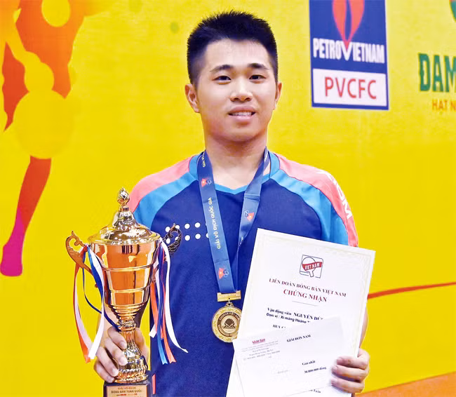 “Tôi chỉ là người tí hon”