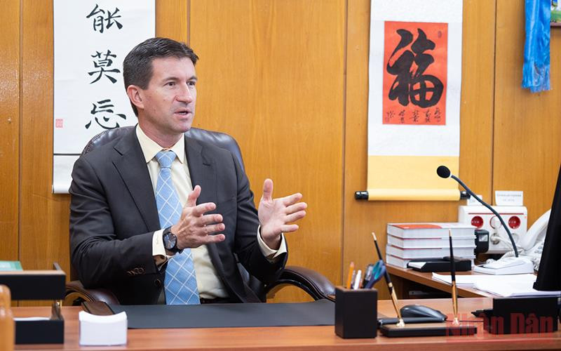 Giáo sư, Tiến sĩ khoa học Kirill Babaev. (Ảnh:THANH THỂ)