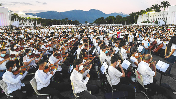 Dàn nhạc lớn nhất thế giới