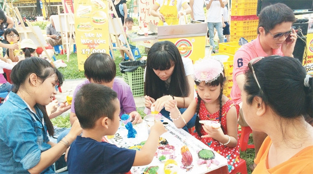 Nhiều hoạt động vui chơi hấp dẫn dịp 1-6 được tổ chức cho các em thiếu nhi.