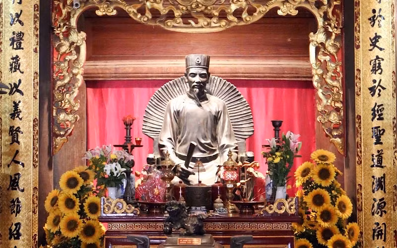 Tượng thầy Chu Văn An ở Văn Miếu - Quốc Tử Giám (Hà Nội). (Ảnh: nhandan.vn)