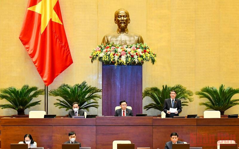 Chủ tịch Quốc hội Vương Đình Huệ chủ trì phiên họp. (Ảnh: LINH NGUYÊN)