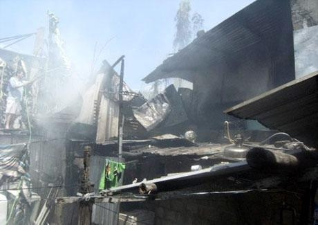 Cháy thiêu rụi nhà trọ sinh viên