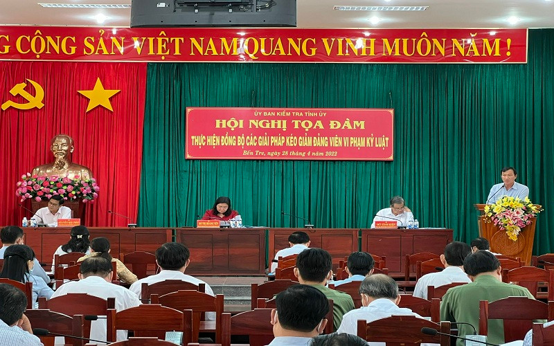 Quang cảnh buổi tọa đàm.