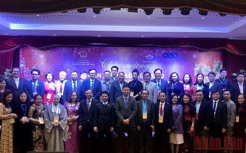 Đoàn kiều bào tiêu biểu thăm tỉnh Vĩnh Phúc. 