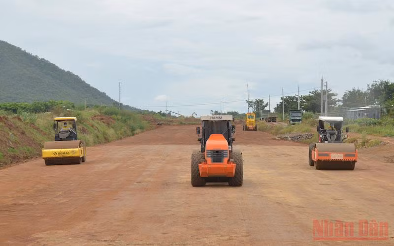 Thi công gói thầu XL04 đường cao tốc bắc nam, Dự án Vĩnh Hảo – Phan Thiết, đoạn qua xã Thuận Hòa, huyện Hàm Thuận Bắc, tỉnh Bình Thuận.