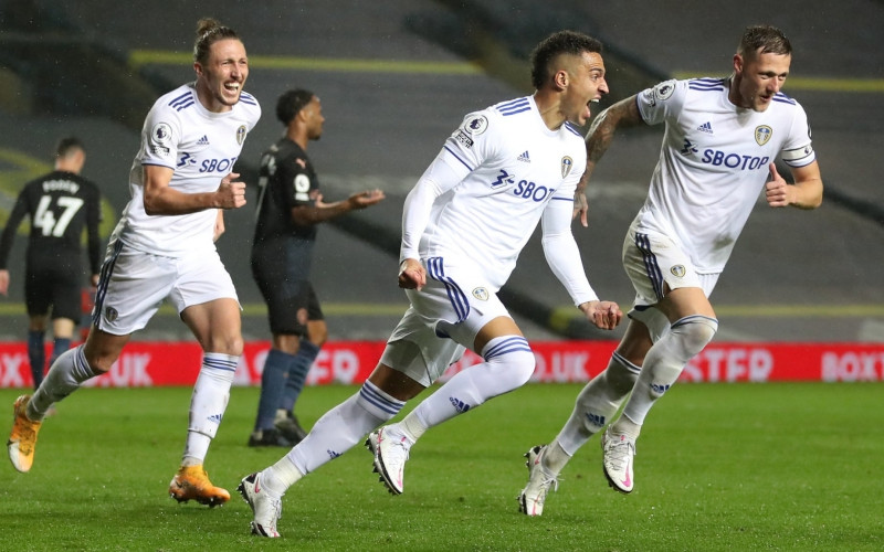 Các cầu thủ Leeds chơi xuất sắc, xứng đáng chia điểm với Man City.