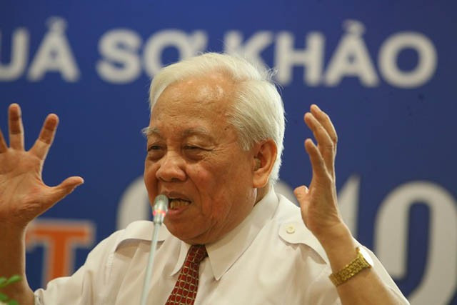 Giáo sư, Viện sĩ Nguyễn Văn Hiệu phát biểu trong cuộc họp báo của Giải thưởng Nhân tài đất Việt.