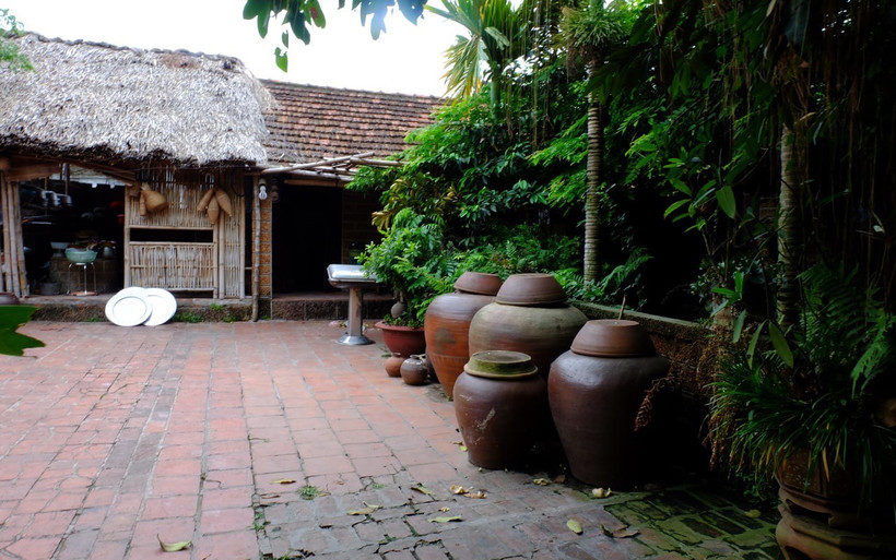 Một góc sân nhà cổ. 