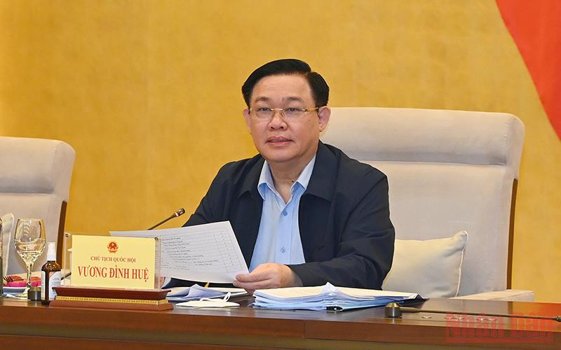 Chủ tịch Quốc hội Vương Đình Huệ phát biểu khai mạc phiên họp. (Ảnh: Duy Linh)