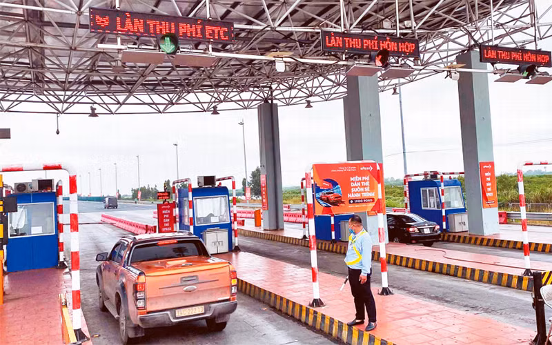 Làn thu phí không dừng tại trạm BOT cầu Bạch Đằng, tỉnh Quảng Ninh. (Ảnh: ĐỖ PHƯƠNG)