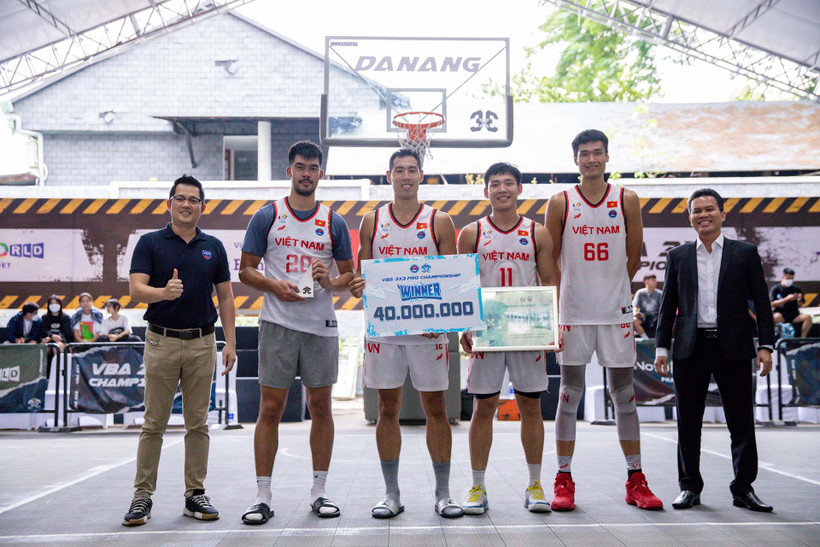 Đội tuyển quốc gia nhận giải vô địch VBA 3x3 pro chặng Đà Nẵng. (Ảnh: VBA)