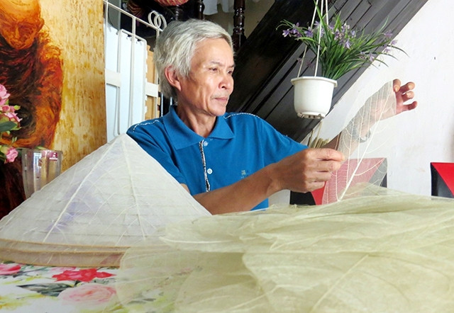 Tinh tế, nón lá bàng xứ Huế