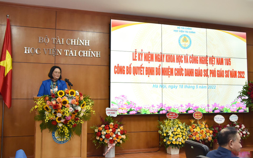 PGS.TS Trương Thị Thủy, Phó Giám đốc Học viện Tài chính phát biểu. 