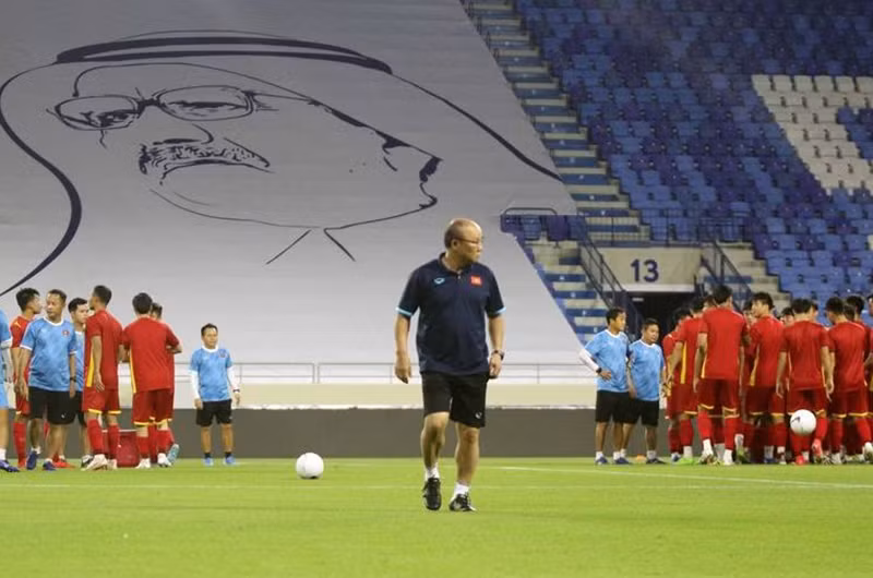 Thầy Park đang giữ thành tích chiến thắng tuyệt đối trước bóng đá Indonesia. (Ảnh: VFF) 