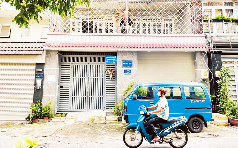 Một căn nhà trên đường Ni Sư Huỳnh Liên, quận 10 chưa được cấp chủ quyền vì diện tích nhỏ hơn quy định trong giấy phép xây dựng. (Ảnh Việt Hoa)