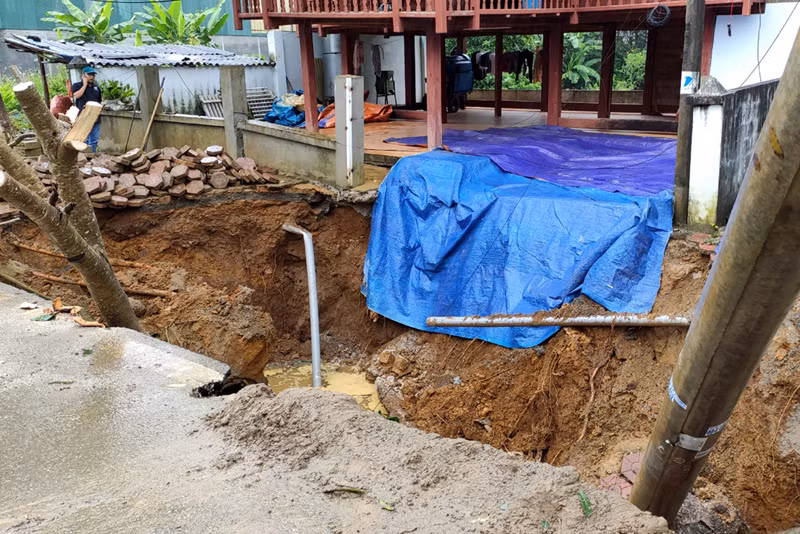 Hố cát-tơ gây thiệt hại tài sản của nhà nước và nhân dân.