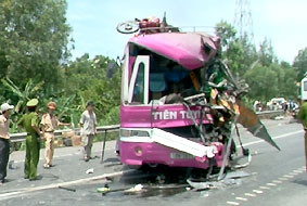 Hiện trường một vụ tai nạn giao thông
nghiêm trọng tại Quảng Bình.