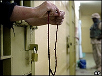 Tại nhà tù Abu Ghraib.