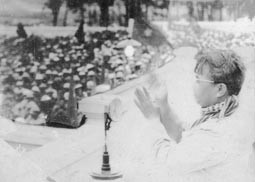 Về Quỳnh Lưu tìm bóng hình ông Ðợi